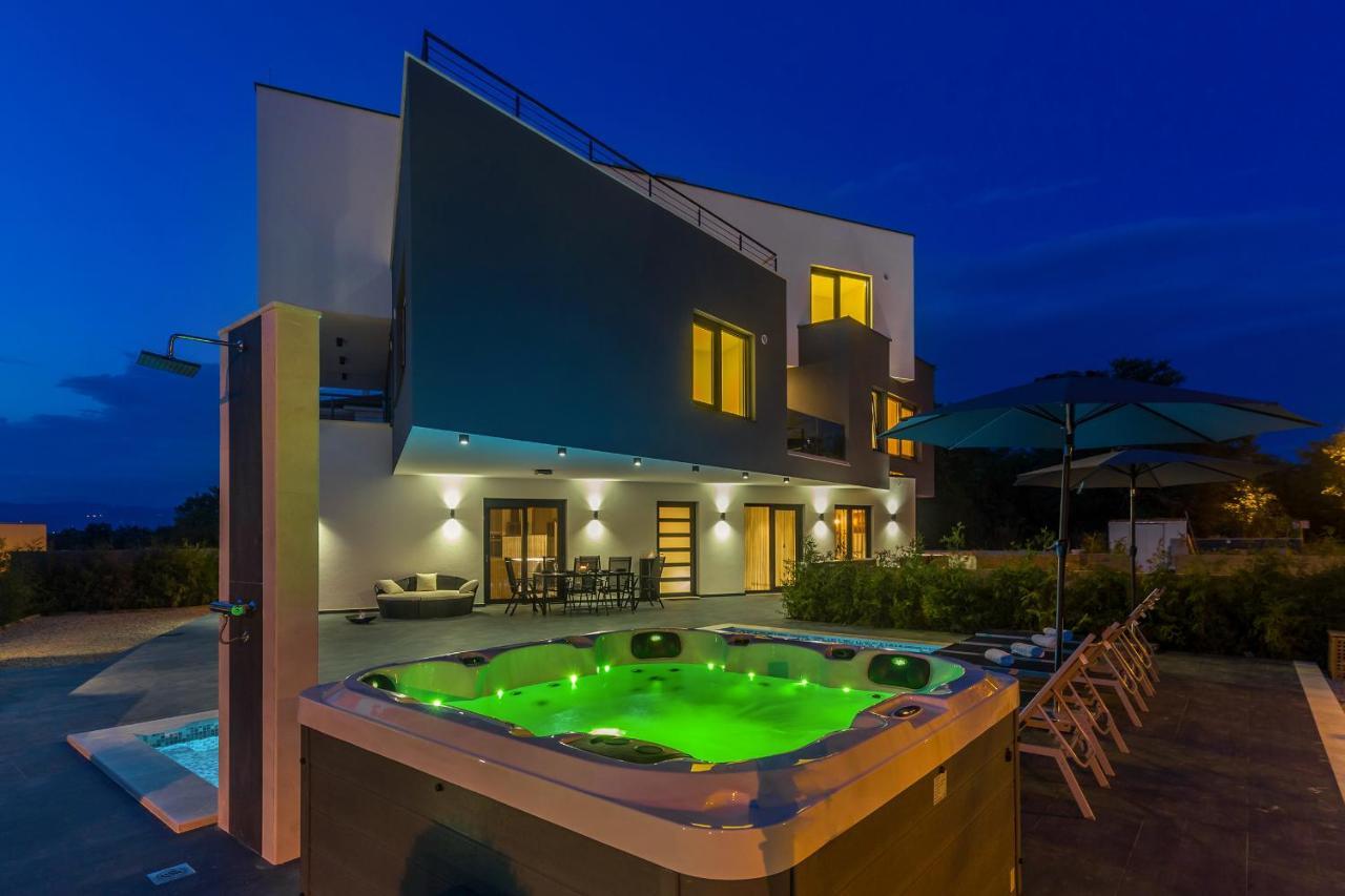 Luxury Apartment Noa Njivice Exterior photo