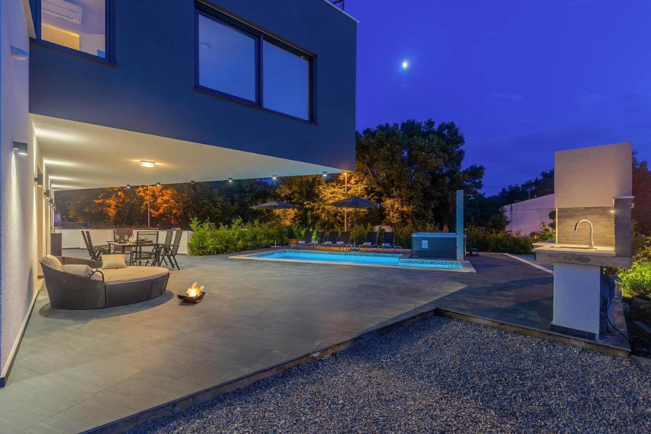 Luxury Apartment Noa Njivice Exterior photo