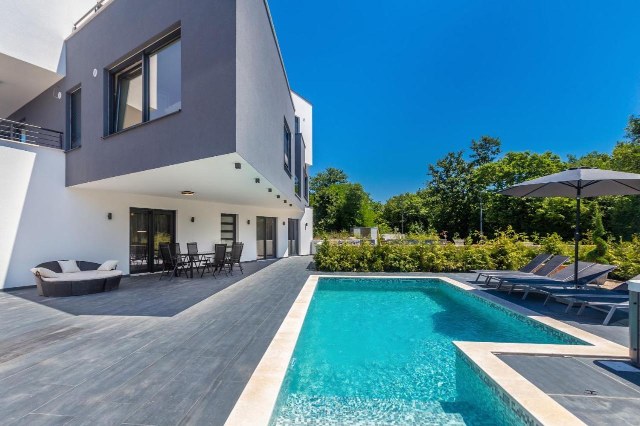 Luxury Apartment Noa Njivice Exterior photo