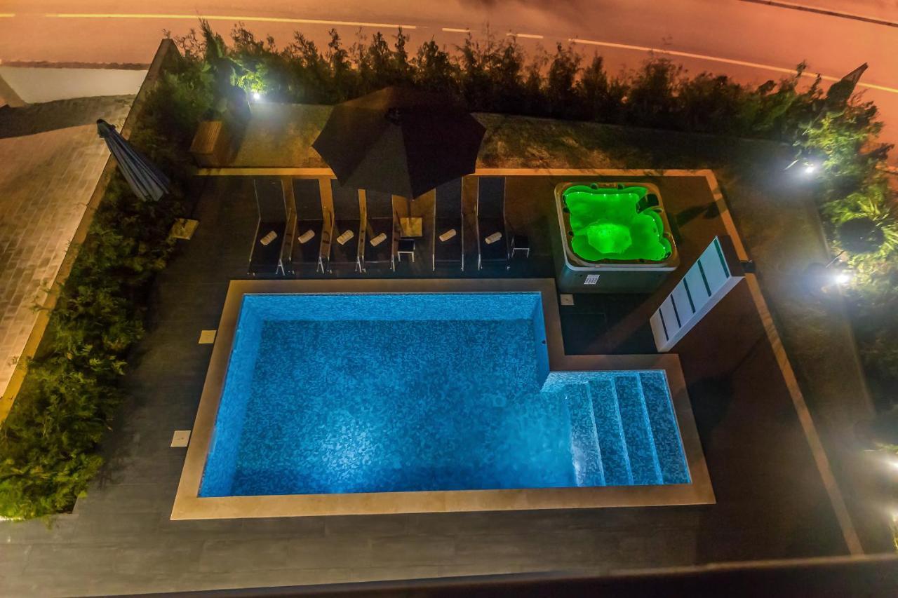 Luxury Apartment Noa Njivice Exterior photo