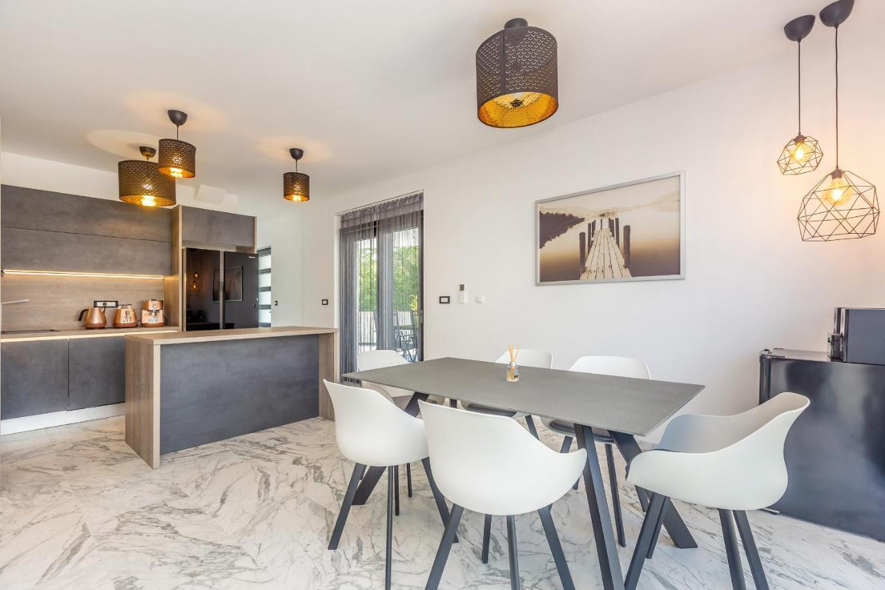 Luxury Apartment Noa Njivice Exterior photo