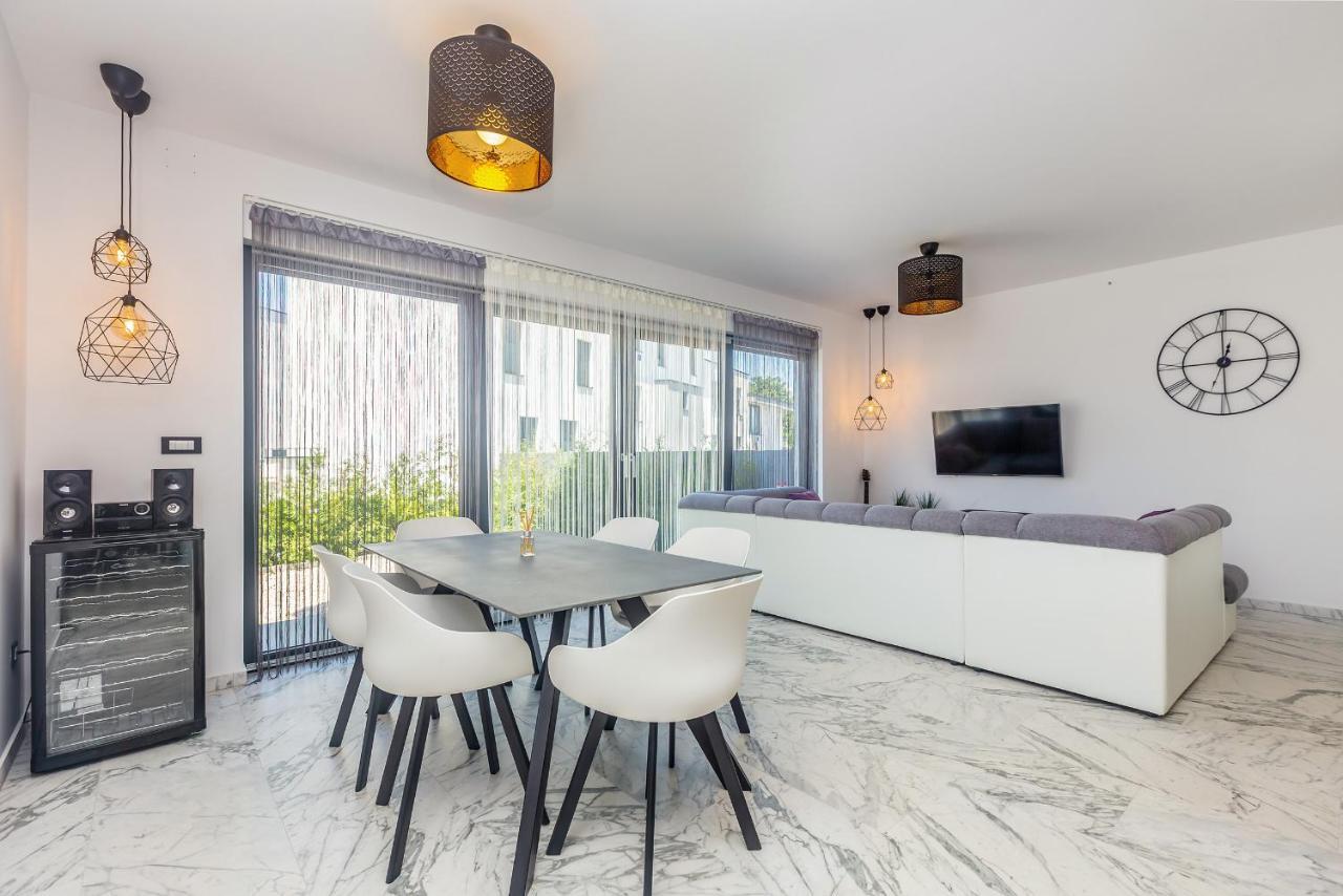 Luxury Apartment Noa Njivice Exterior photo