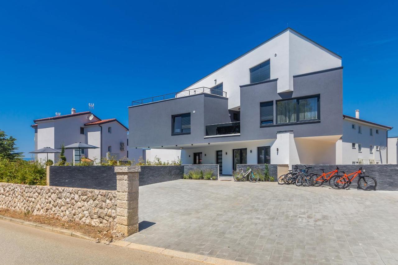 Luxury Apartment Noa Njivice Exterior photo